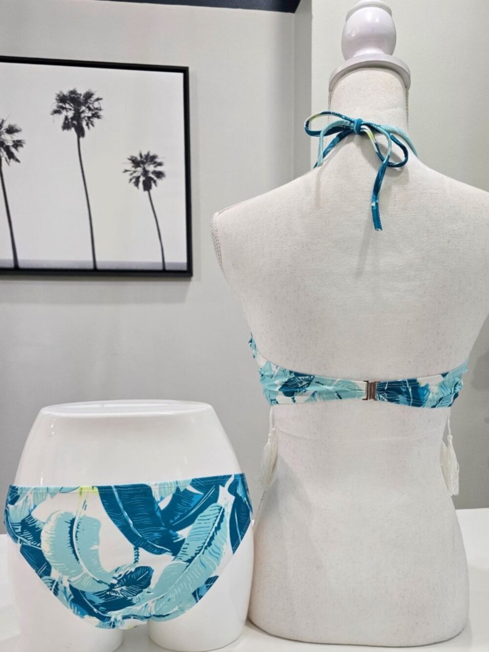 Tropical Leaf ✦ Blue Halter Bikini Set ✦ White Fringe Detailing Festival Size L - Picture 4 of 8